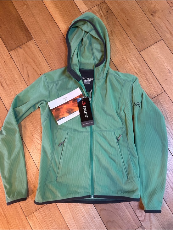 Arc'teryx Jackets & Blazers - Arc'teryx Women’s Hooded Full-Zip Jacket in Mint
